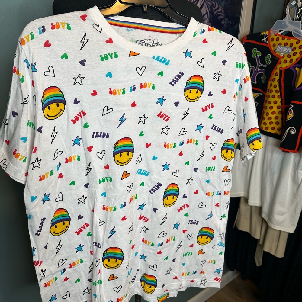Eighty Eight White Pride & Love Smily Face Tees Size XL